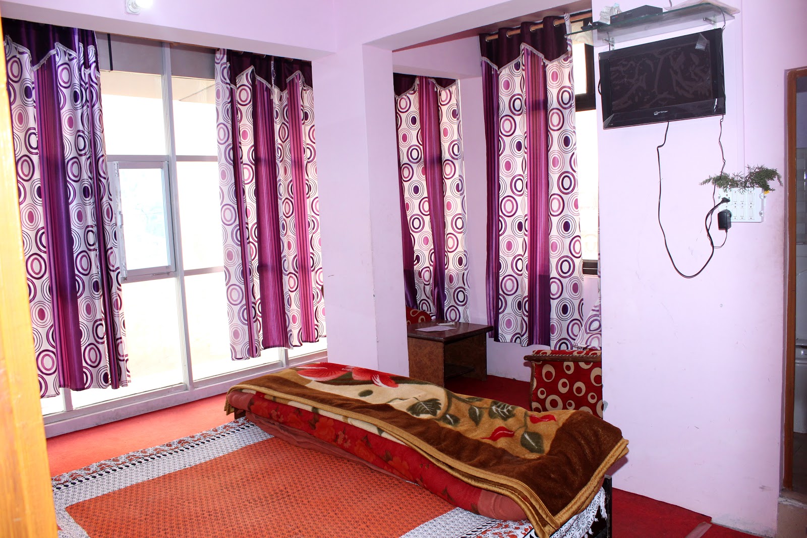 Ishwari Narayani Hotel
