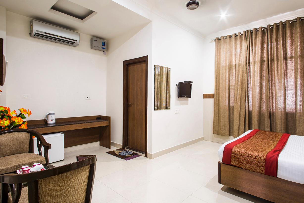 Imperial Lodge Hotel Jammu, Rooms, Rates, Photos, Reviews, Deals