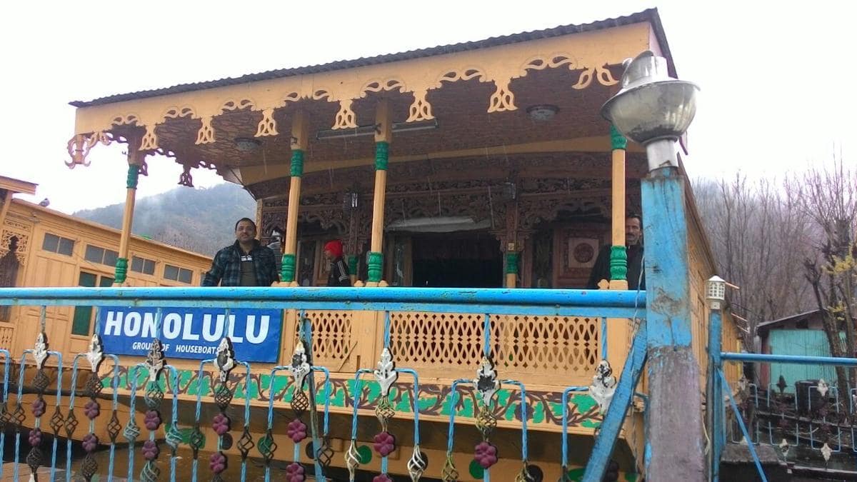 Young Golden Palace Houseboat Srinagar, Rooms, Rates, Photos, Reviews