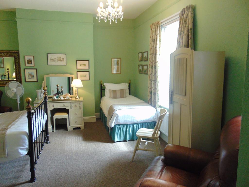 Holywell Guest House Loughborough, Rooms, Rates, Photos, Reviews, Deals
