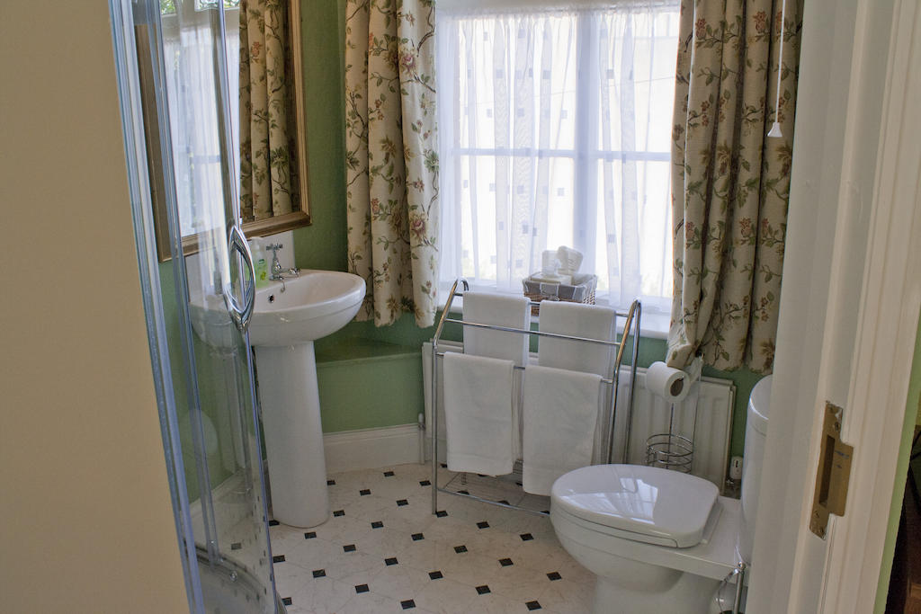 Holywell Guest House Loughborough, Rooms, Rates, Photos, Reviews, Deals