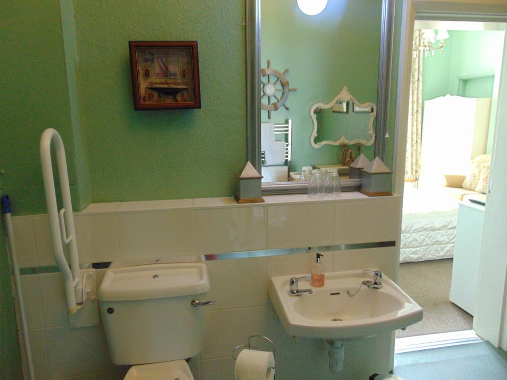 Holywell Guest House Loughborough, Rooms, Rates, Photos, Reviews, Deals